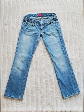 Abercrombie & Fitch Straight Cropped Jean